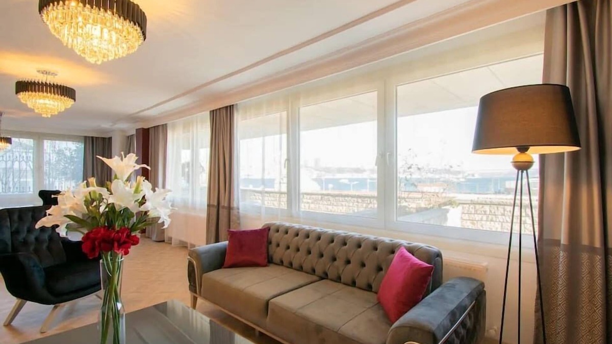 Uskudar Apartment | Opulent Suite Bosphorus View