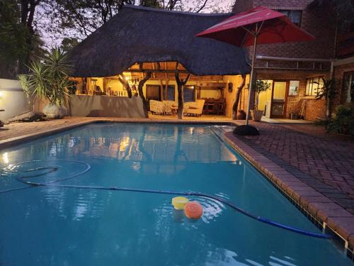 Phalaborwa House | Orange gecko cottage