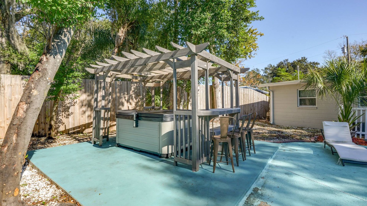 Orange Park House | Orange Park Home w/Private Pool & Grill!