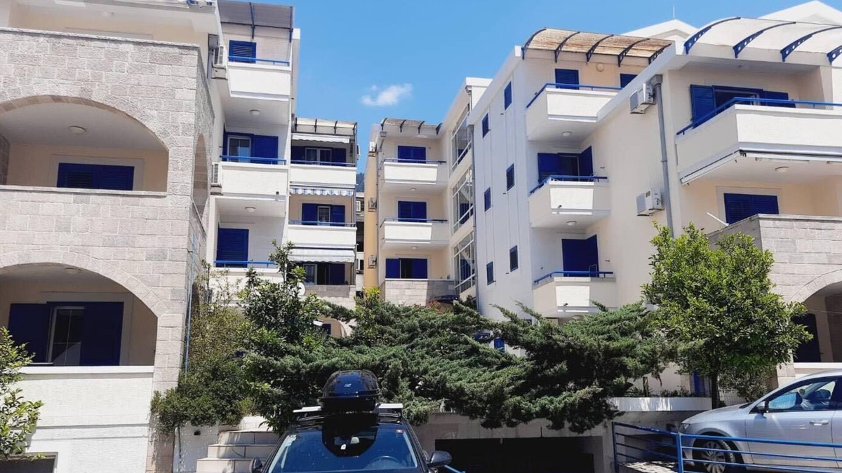 Rafajlovici House | Orange Studio Apartment 100m from the Beach