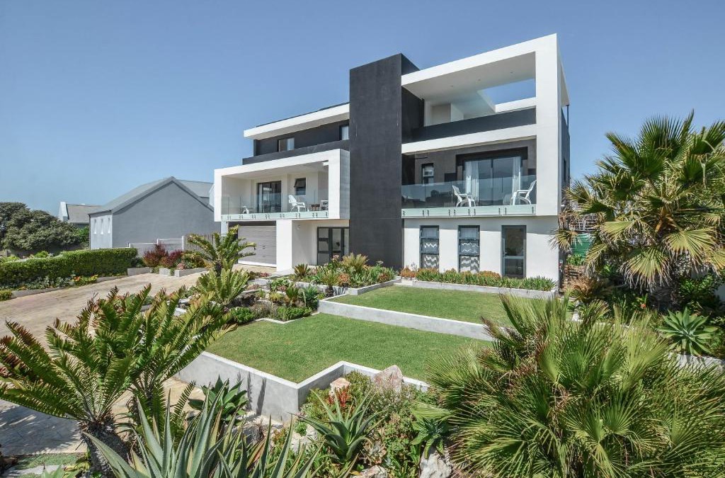 Yzerfontein Apartment | Orca House