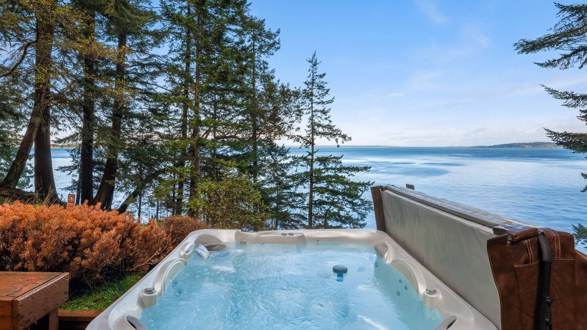 Olga House | Orcas Island, Aurora House #295