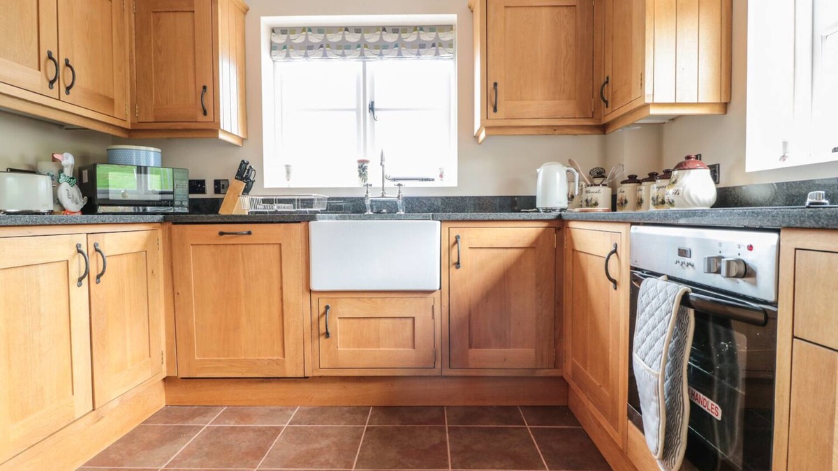 Tenbury Wells Cottage | ORCHARD COTTAGE, family friendly, with open fire in Tenbury Wells