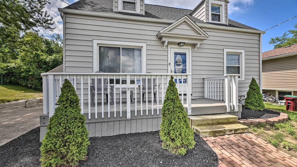 Orchard Park House | Orchard Park Home < 2 Mi to Highmark Stadium!