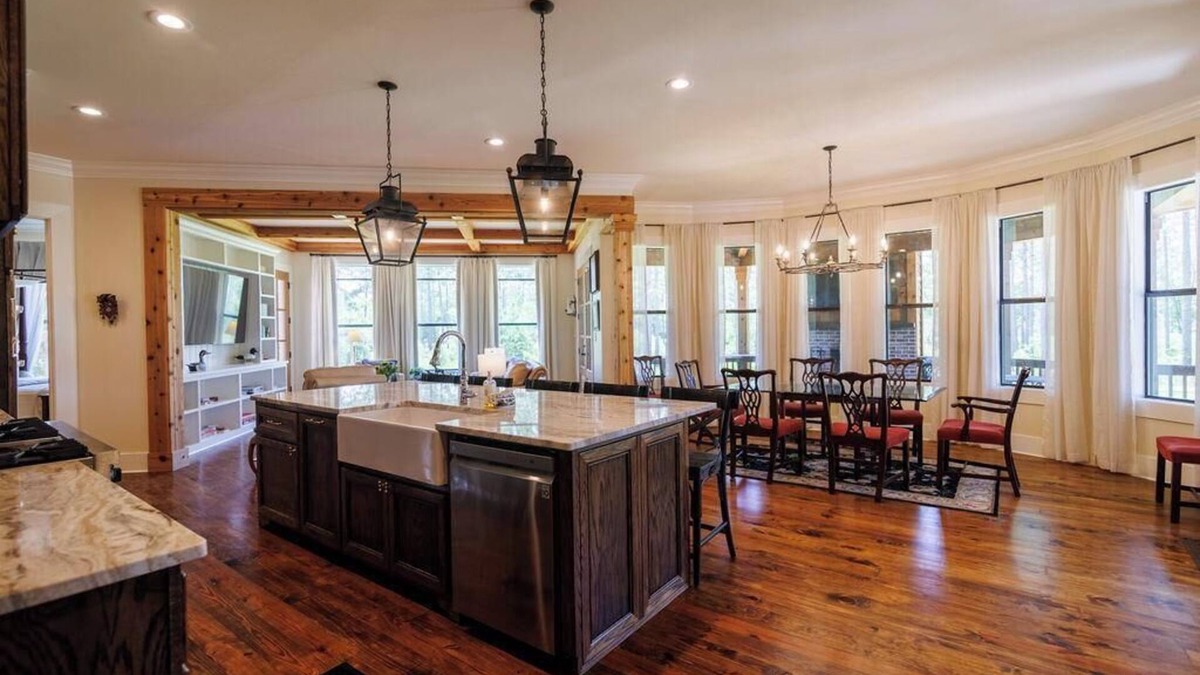 Thomasville House | Orchard Pines - 4 Bed, 3.5 Bath Private Thomasville Retreat on Pond + Kayaks