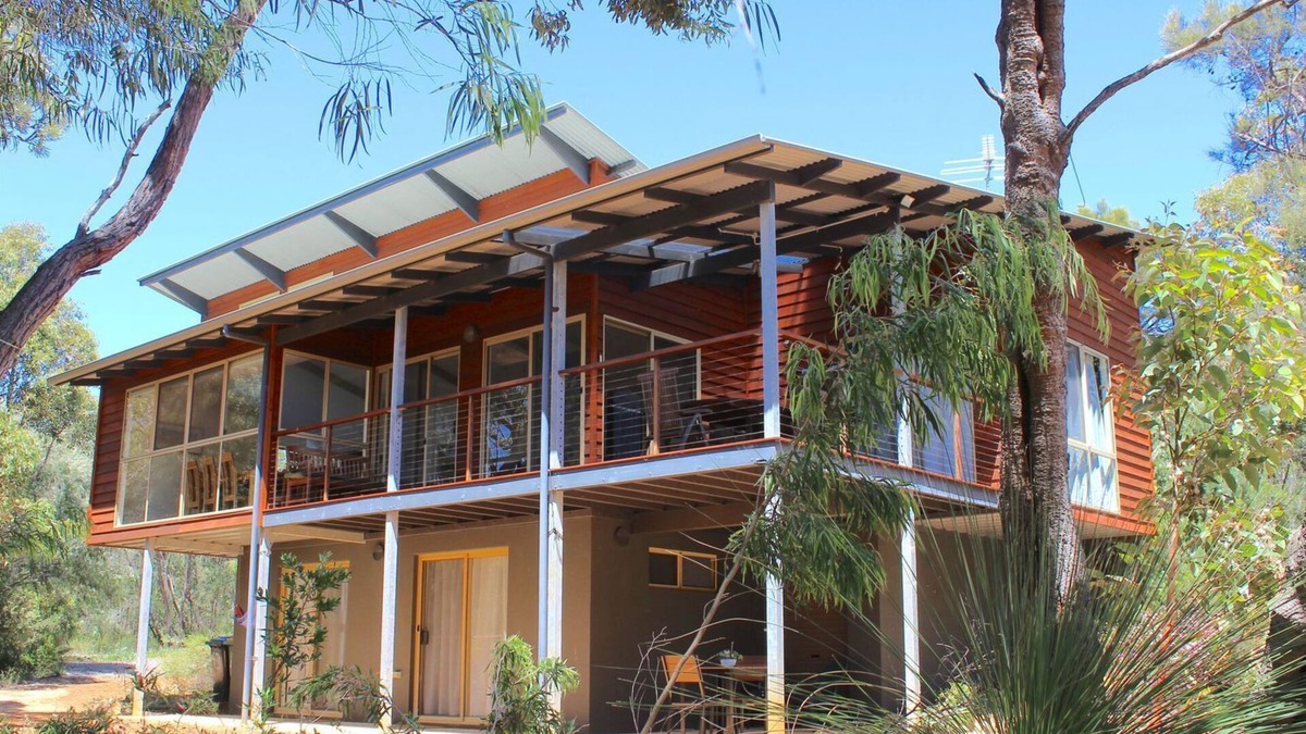 Yallingup House | Orchid House - treetop views close to beach