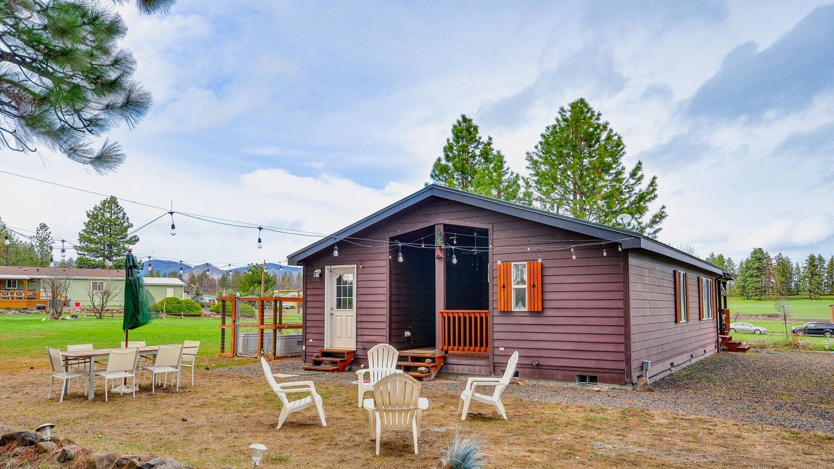 Pine Hollow Cabin | Oregon Cabin on Pine Hollow Reservoir w/Mtn View!