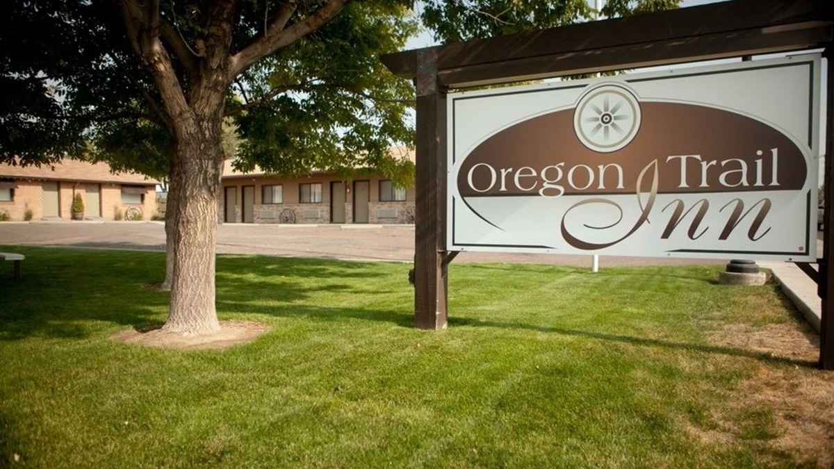 Buhl Hotel | Oregon Trail Inn