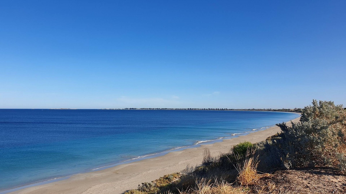 Warnbro Bed & Breakfast | Original retro beach house lovingly restored with period furnishings, 3min beach