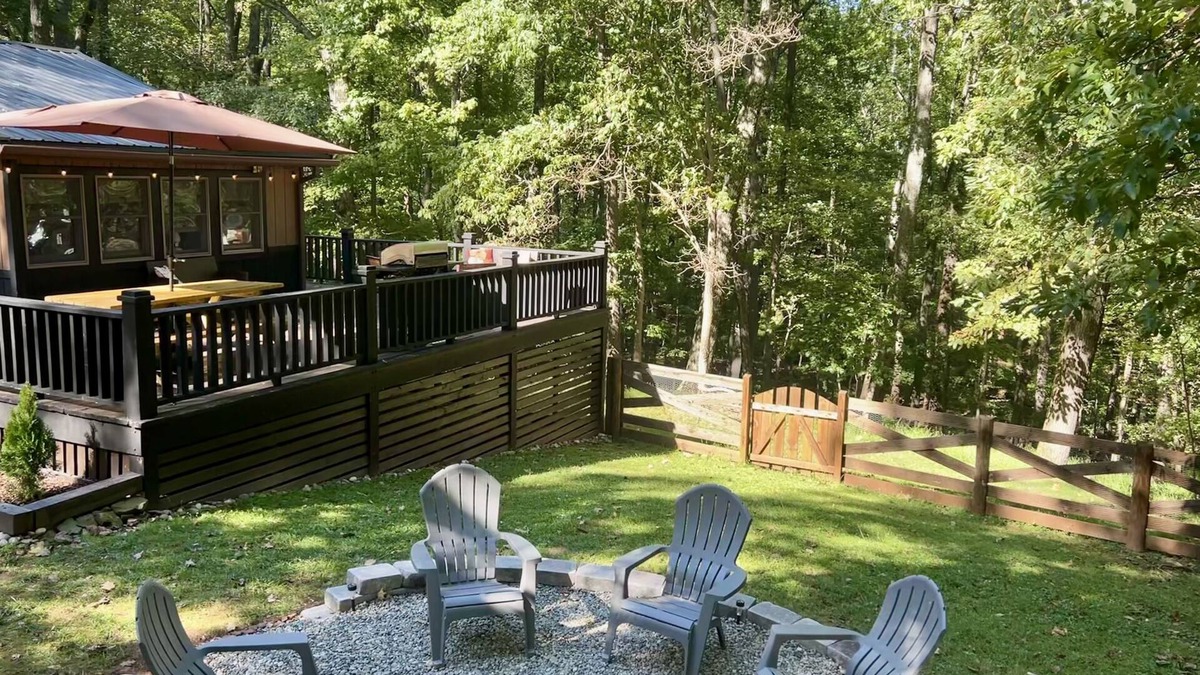 The Woods Cabin | ✬Orion’s Getaway✬ Large deck+Gameroom+Wood Stove