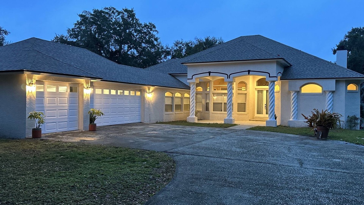Windermere House | Orlando 20 Guest Villa Centrally Located with Game Room