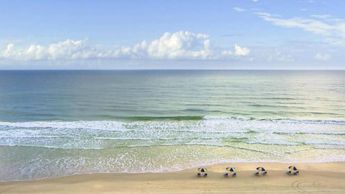 Volusia County Resort | Ormond Beach beachfront studio with view of the Atlantic Ocean.
