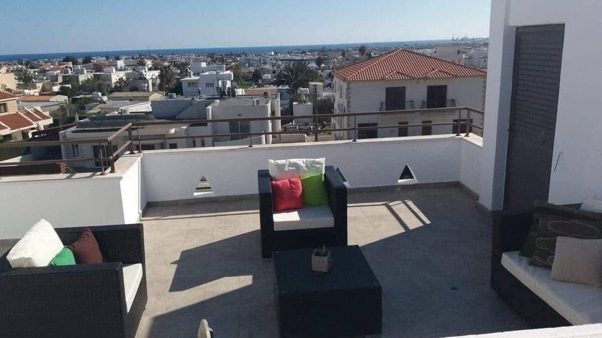 Oroklini Apartment | Oroklini : Two bedrooms apartment with private Roofgarden sea view.