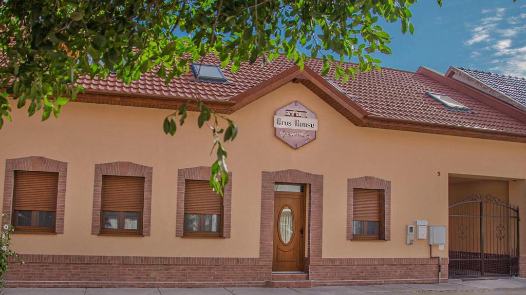 Oroshaza Apartment | Oros House Apartmanház