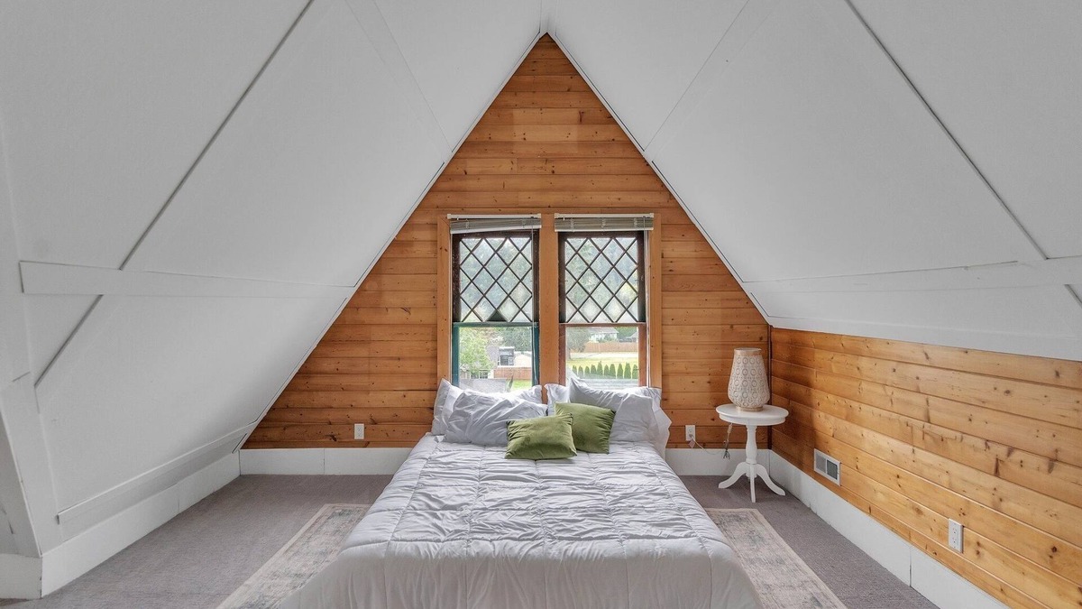 Orting House | Orting Manor - Charming and Historic! by RedAwning