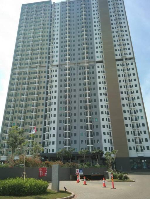 Java Apartment | Osaka Riverview Apartment PIK2 dengan kolam renang, gym dan wifi.