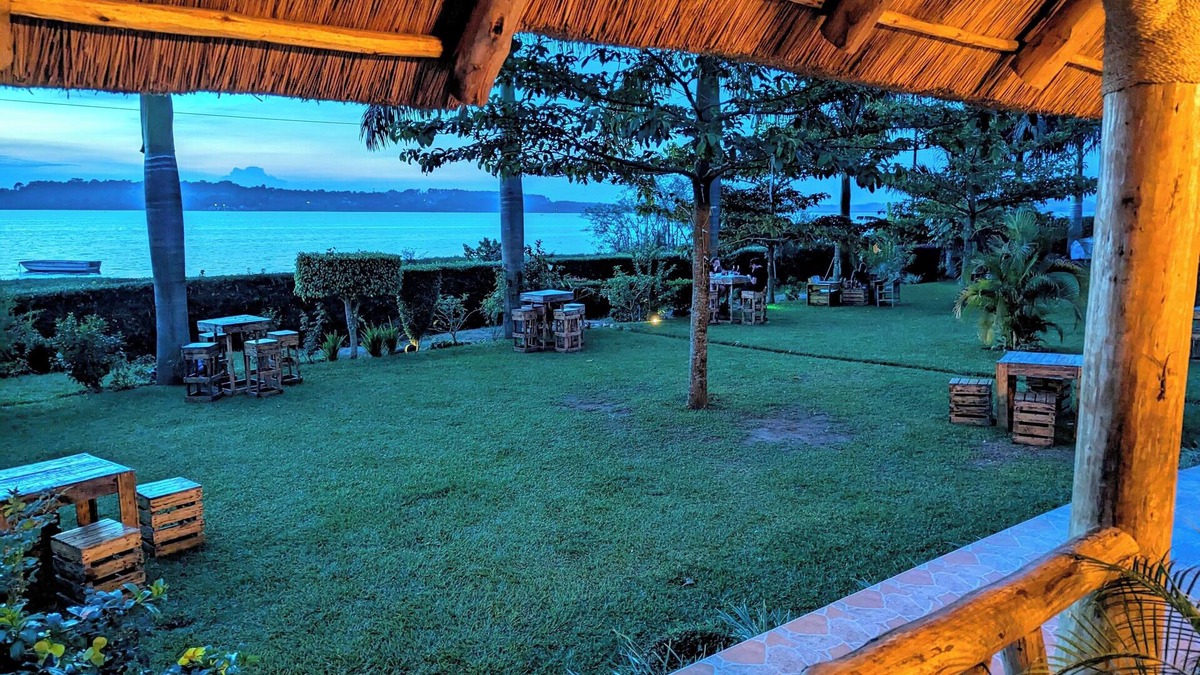 Entebbe Bed & Breakfast | Oslo Gardens