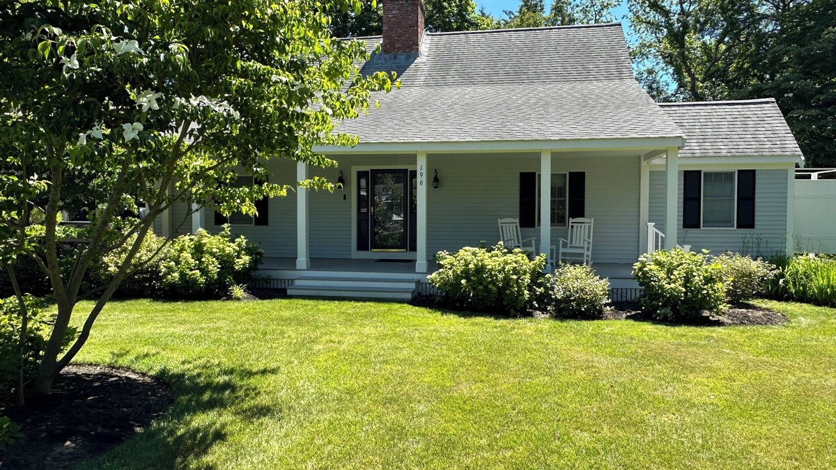 Osterville House | Osterville Gem with Central A/C and Walking Distance to Joshua’s Pond!