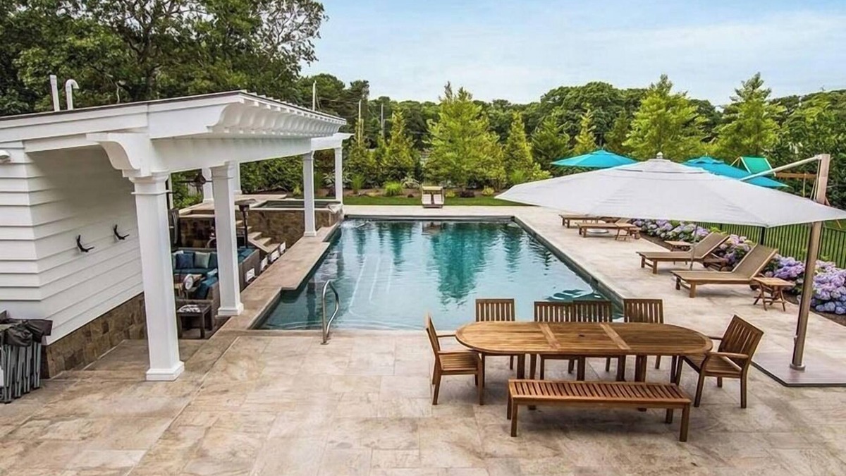 Wianno House | Osterville pool rental near beach. Back yard paradise! RPMS138