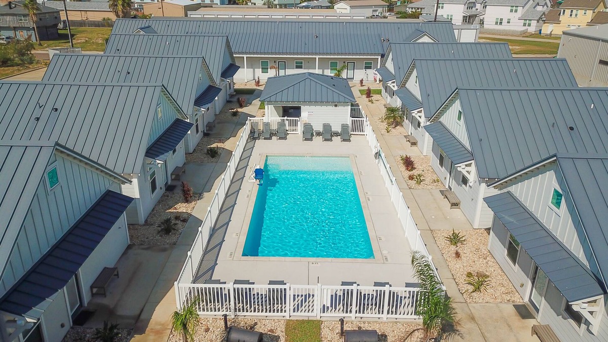 Port Aransas Cottage | OTC #4 Sleeps 8, Pet Friendly, Golf Cart, Shared Pool