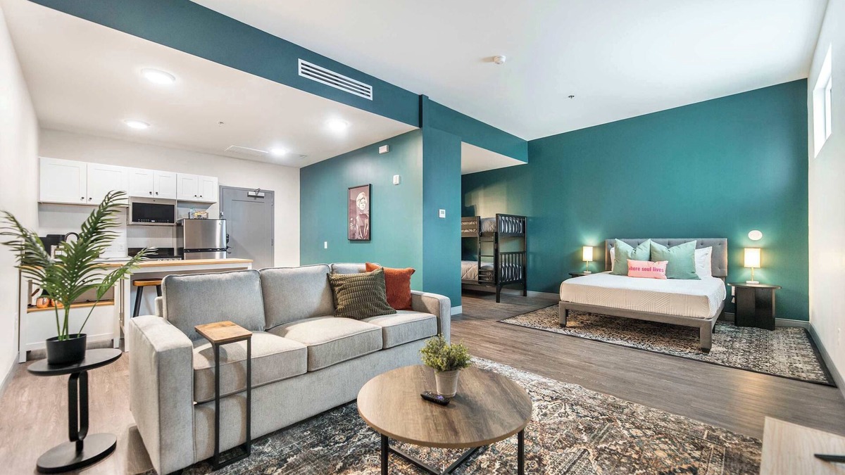 Macon Apartment | Otis & Etta-Inspired Stay | Spacious & Walkable
