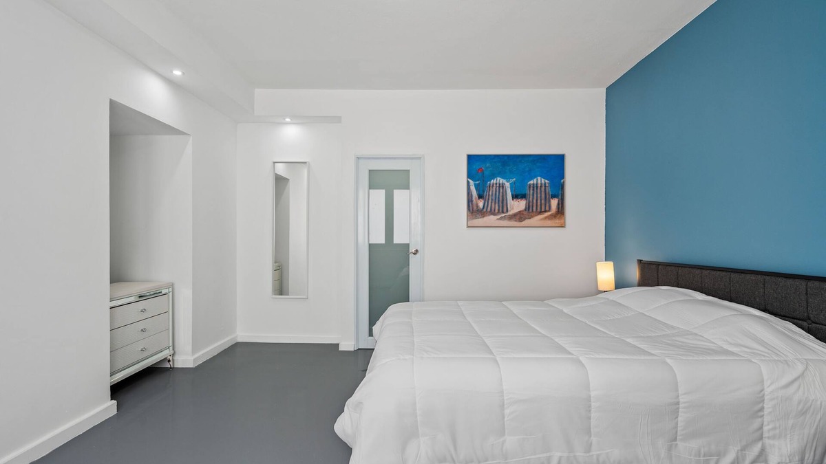 Santurce Apartment | Otium | Beach Walking Distance | King Size Bed