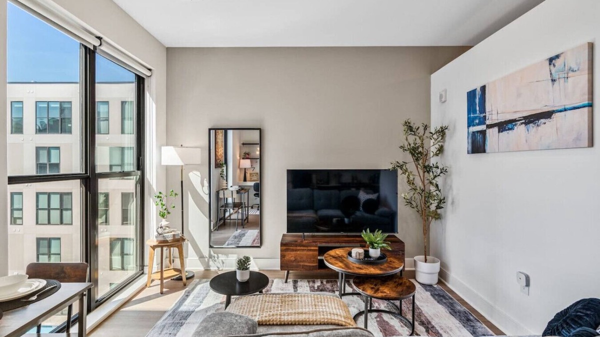 Pendleton Apartment | OTR+CBD | 1-Bed Suite l Free Parking l Gym & Pool