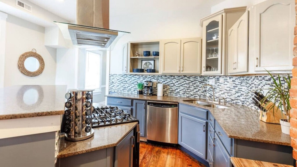 Over-the-Rhine Apartment | OTR Penthouse: Walk Everywhere & FREE Parking