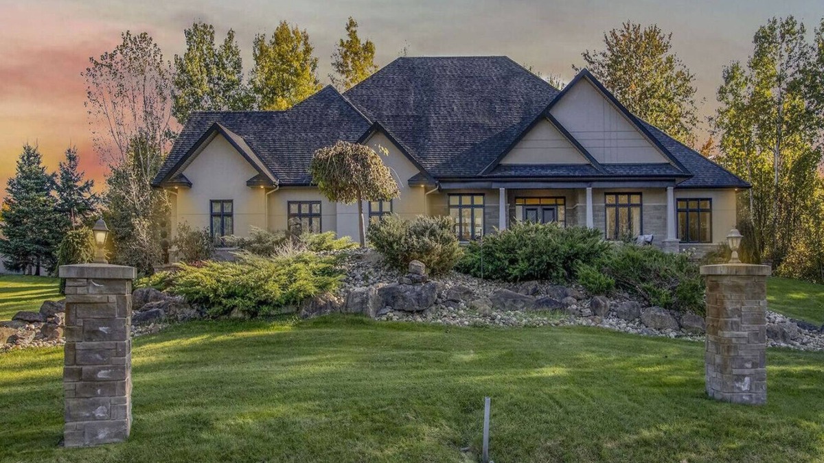 Ottawa Division House | Ottawa's Finest Mansion!