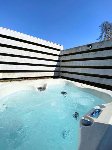 Warminster House | Otter 1 HuntersMoon-Warminster-Longleat-Wiltshire