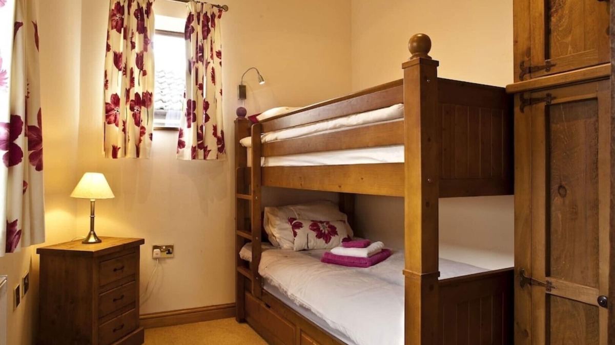Woodmansey Cottage | Otter Cottage Sleeps 4 (2 Bedrooms)