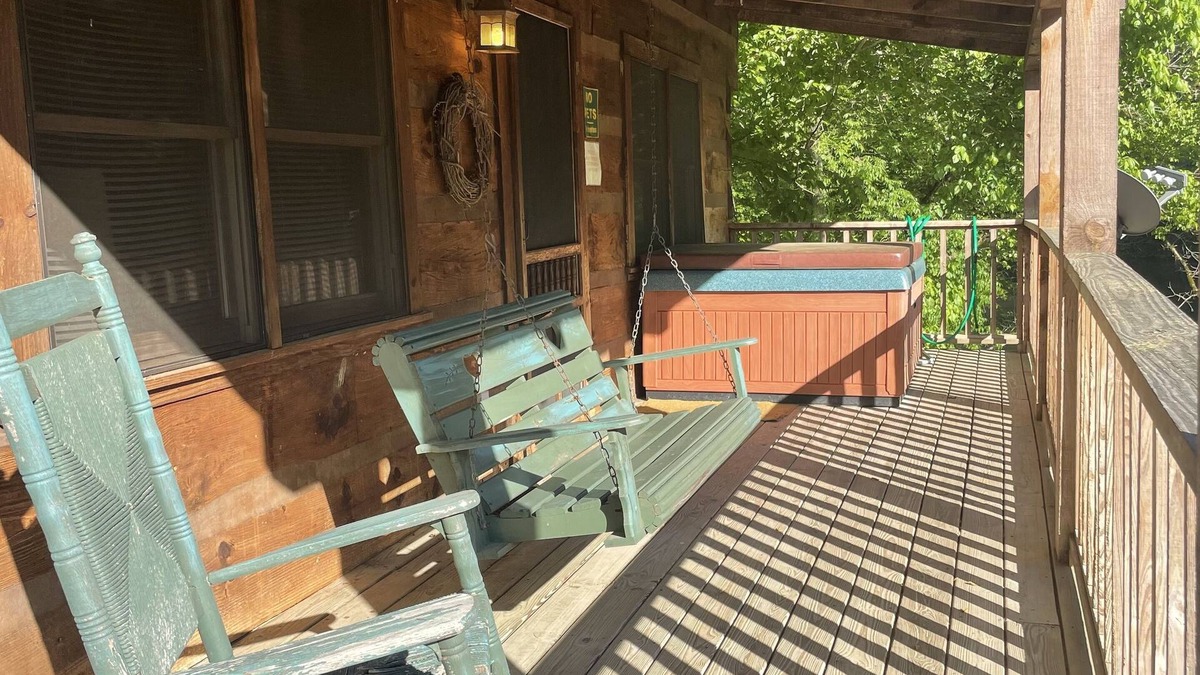 Walland Cabin | Otter Riverfront cabin, great mountain views with Hot tub,Wifi/Cable