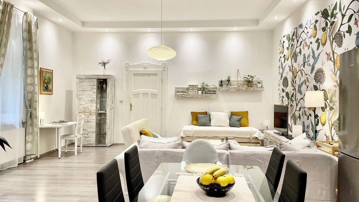 Vizivaros Apartment | Our charming spacious family friendly home in lovely Budapest near the Castle