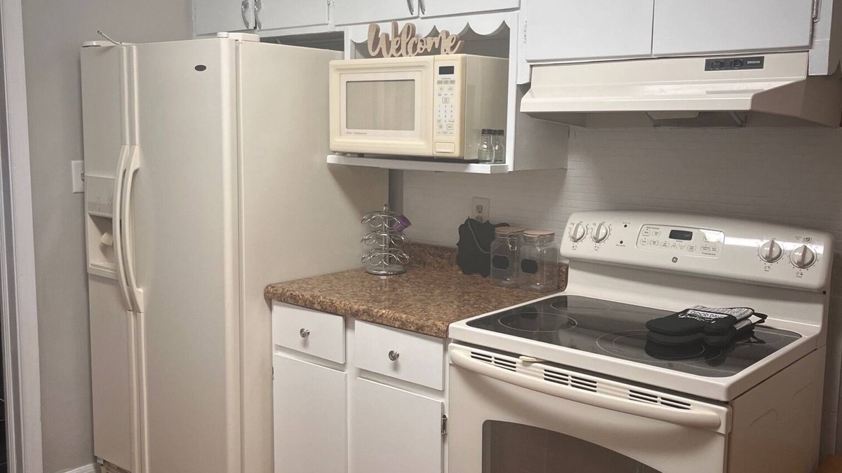 Milbank Apartment | Our digs on Diggs in Milbank - Duplex 2 bed/2 bath, Close to park, ball diamond