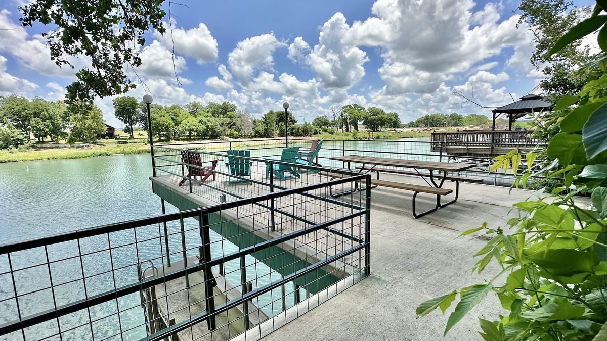 New Braunfels Cottage | Our Lake is Back! Tranquil at any time, but close to the Action.