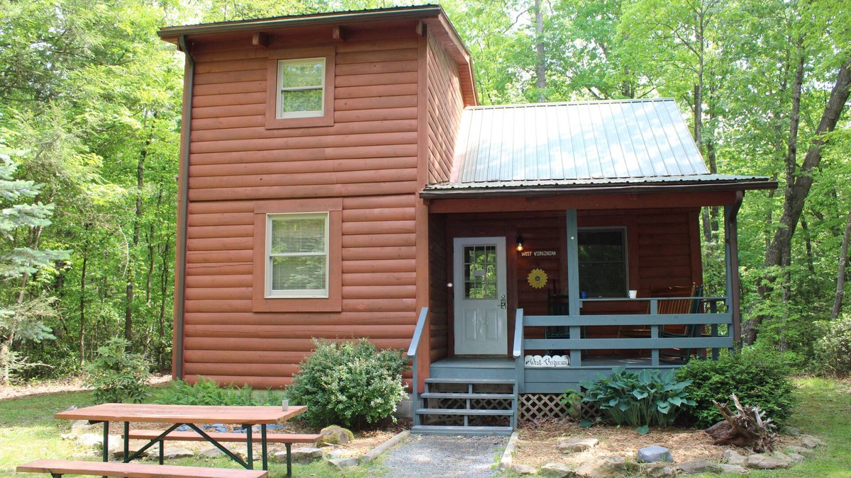 Hico Cabin | Our open 2 -story, 2- Bedroom Cabin!