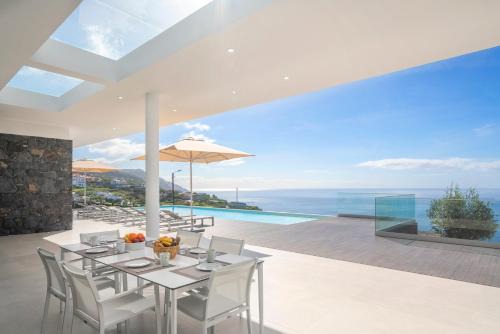 Estreito da Calheta Villa | OurMadeira - Ocean Panorama - tranquil seascape