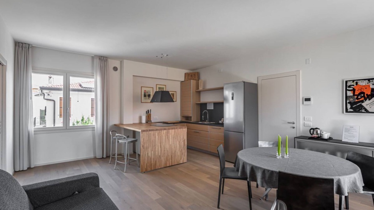 Padova Apartment | Outbuilding used as an apartment located on the first floor.There are 20 steps to access it.In 60 square meters of space it accommodates 4 people, with a double bedroom and a double sofa bed in the living room.There is an external large balcony with a ta