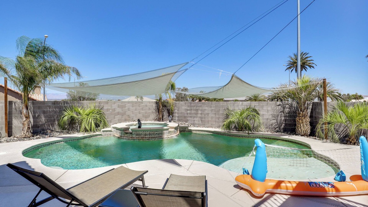 Foothills House | Outdoor Entertaining Space: Family Henderson Home