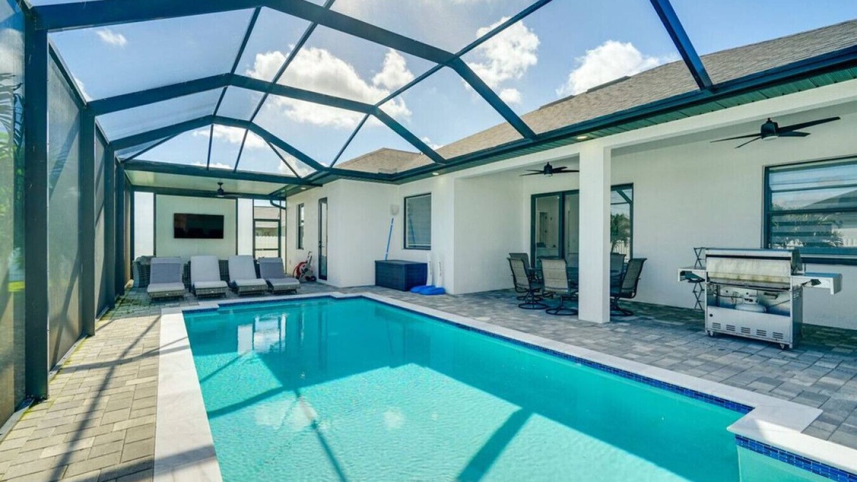 Diplomat Apartment | Outdoor Kitchenc Gameroom Pool King Suite