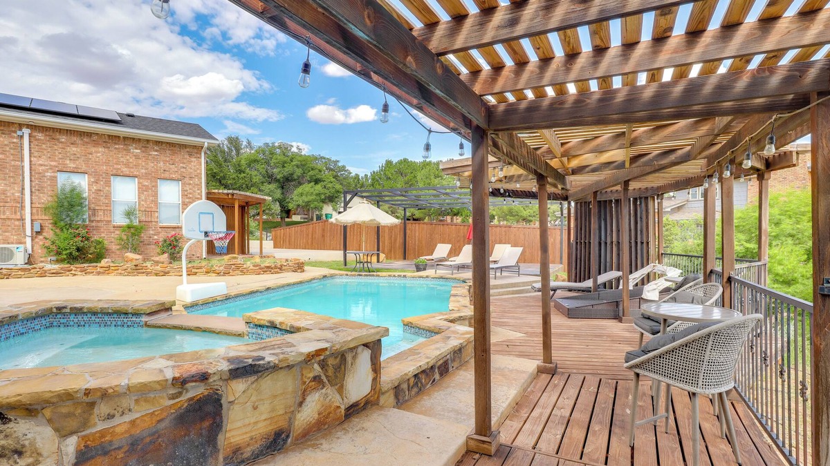 Ransom Canyon Cottage | Outdoor Oasis w/ Lake Views: Ransom Canyon Retreat