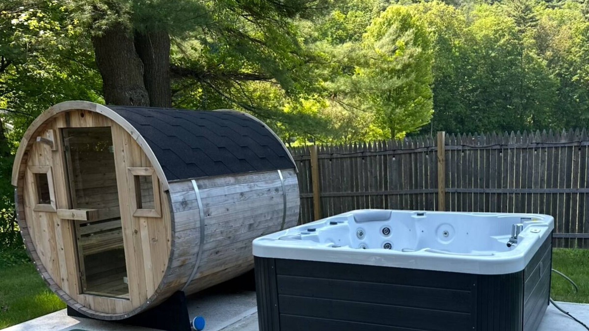 Glendale House | Outdoor Sauna, Hot tub, Fire Pit, Dogs Welcome!