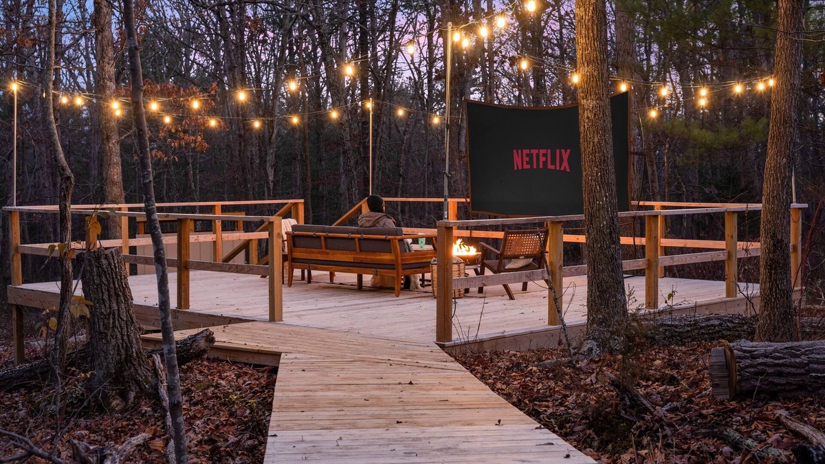 Luray Cabin | Outdoor Theatre | Hot Tub | Fire Pit | Dogs