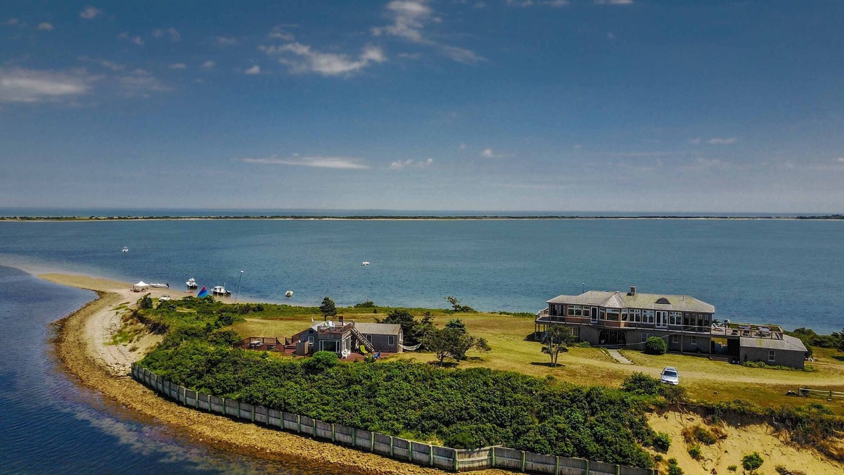 Edgartown House | Outermost House - Please go to https:/www.vrbo.com/4098933