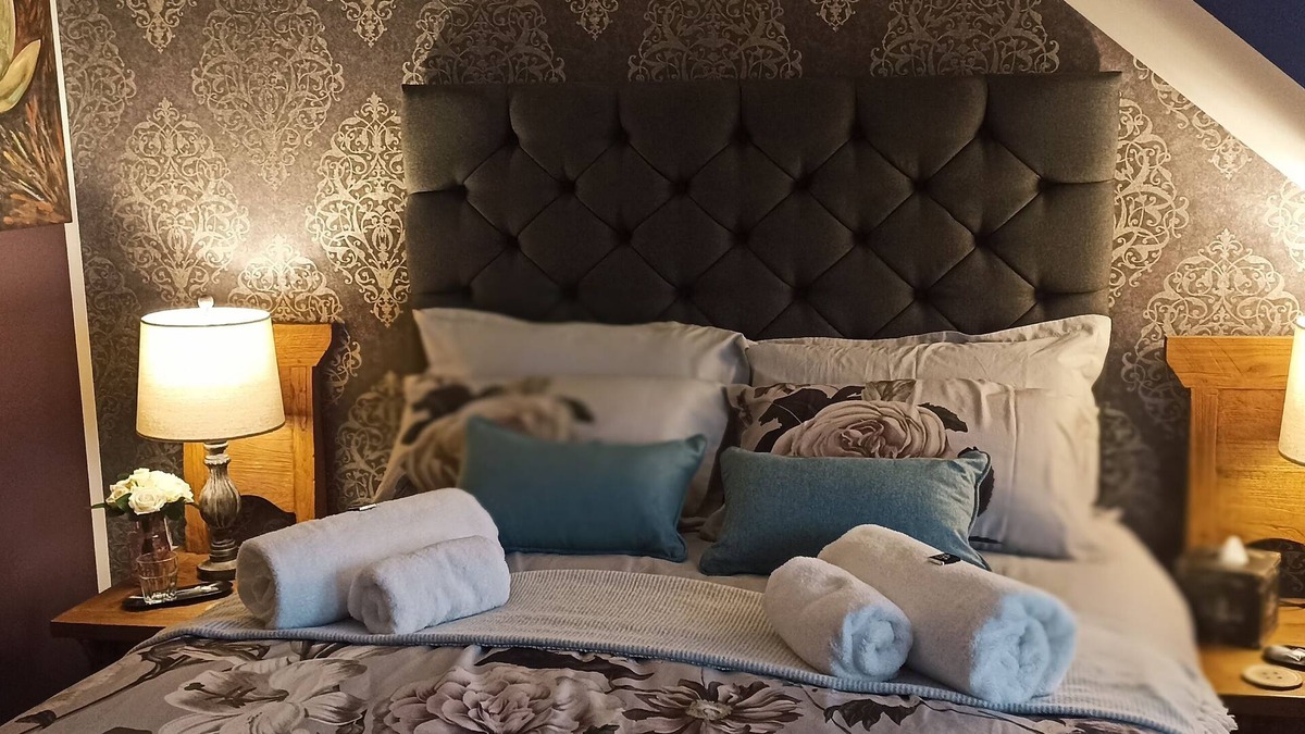 Cruden Bay Bed & Breakfast | Outlander Boutique B&B King