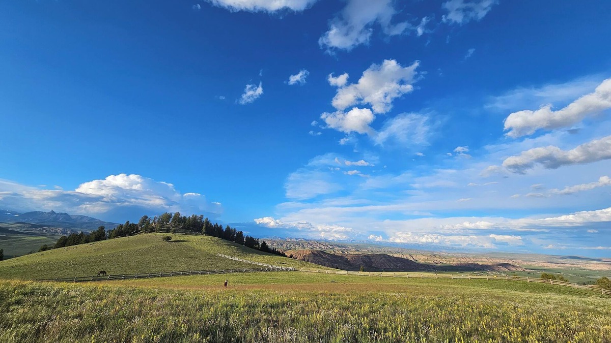 Dubois Cabin | Outlaw Cabin at Arcady Ridge Ranch-rustic vibe meets and beautiful mountain view