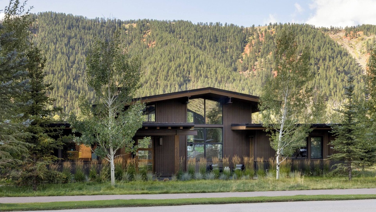 Hoback Junction House | Outpost: Fairway Lodge 5