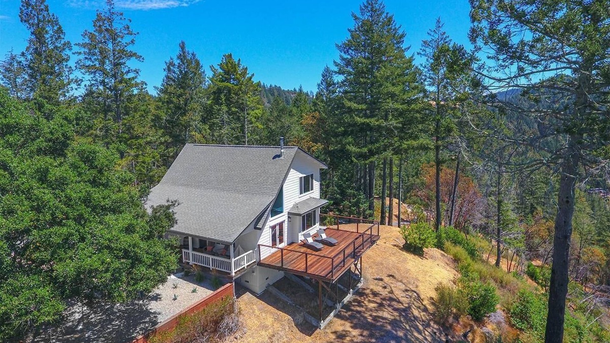 Santa Rosa House | Outrageous VIEWS - 5 miles from Calistoga. Privacy + Wine country at its best!