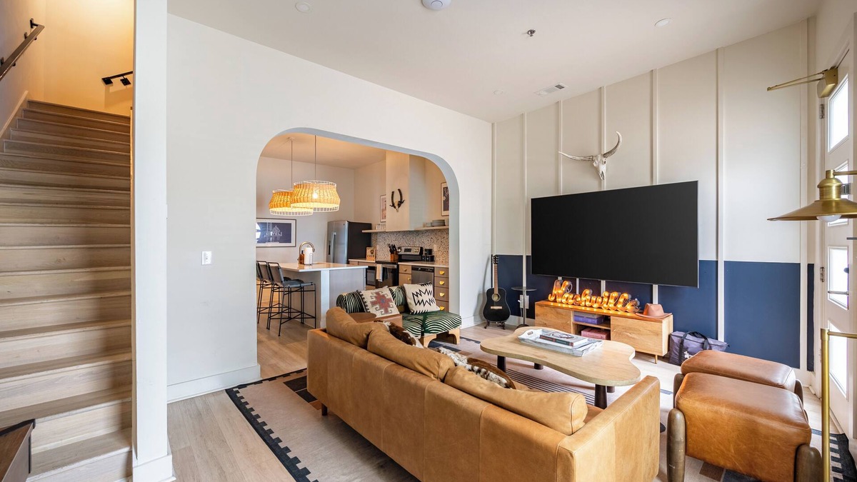 Five Points House | Outrider Buyout- 3 units by AvantStay | Sleeps 36