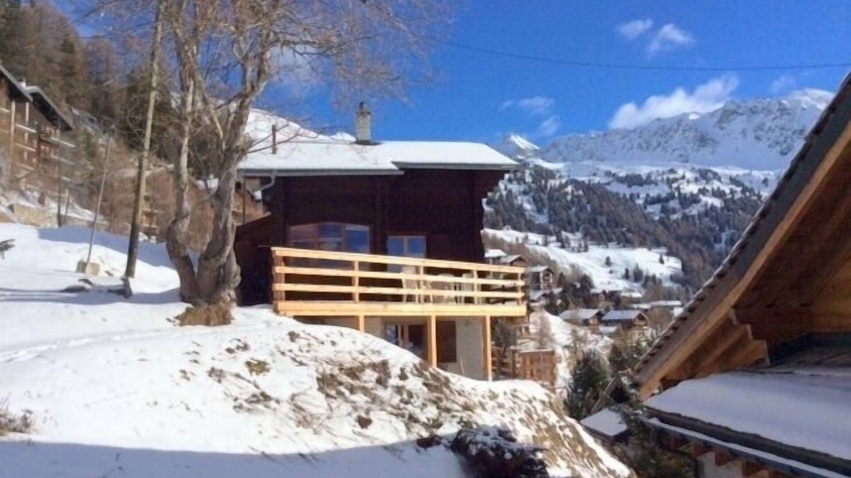 Chandolin Ski Chalet | Outside : 2-storey flat in a typical chalet in Chandolin, for 5 persons, beautiful terrace with nice